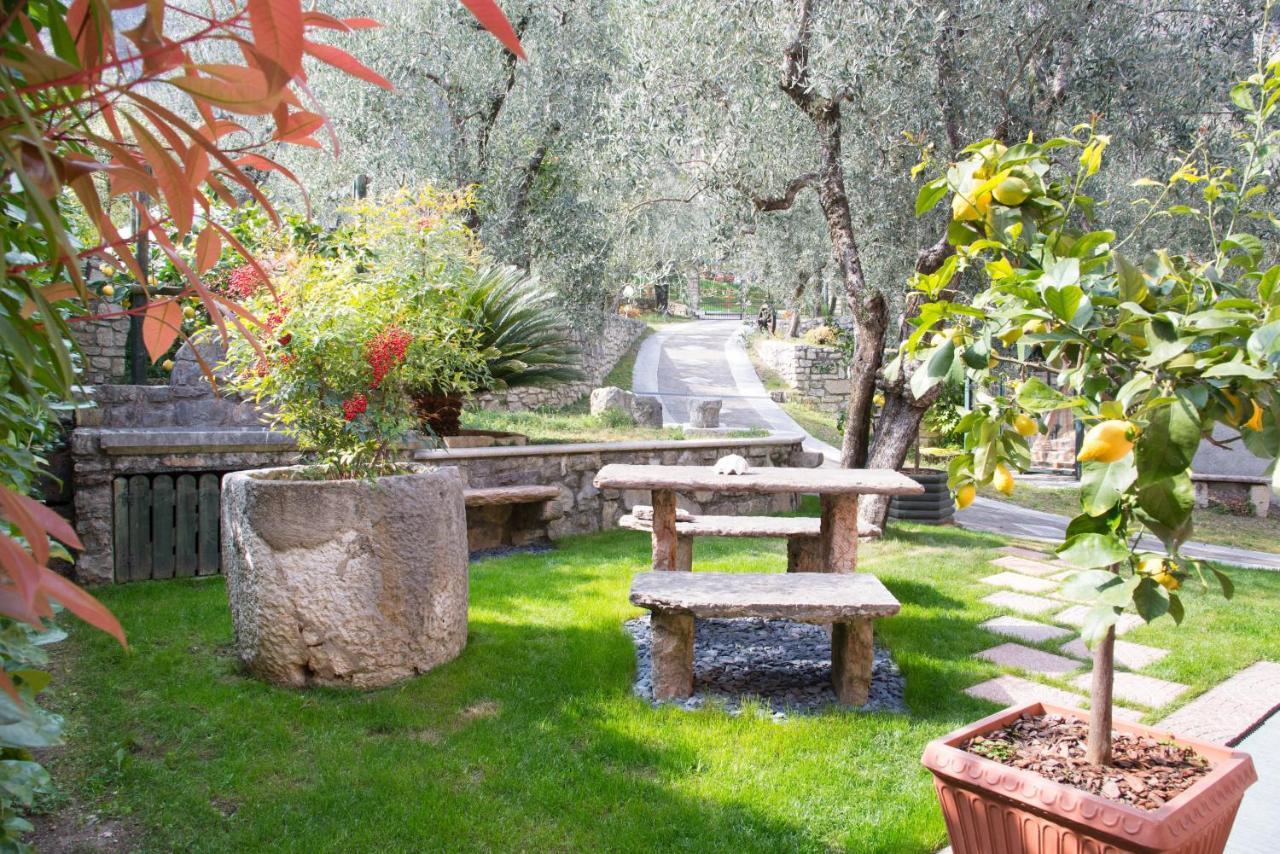 Guesthouse "Villa Tamas" Limone sul Garda Kültér fotó